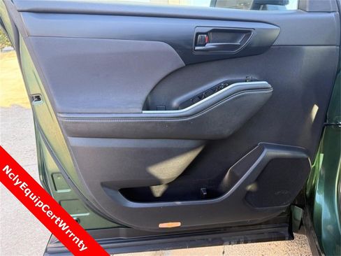 Used 2023 Toyota Highlander L image 20