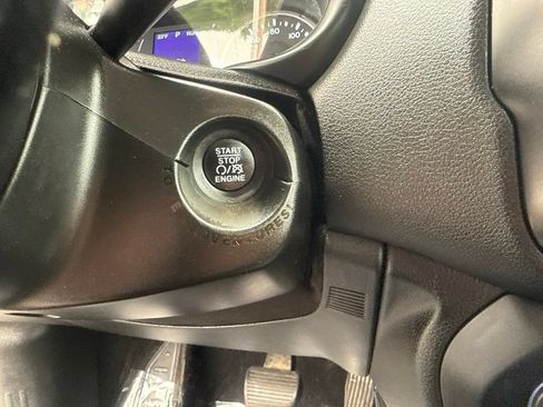 Used 2018 Jeep Renegade Altitude AWD/4WD image 15