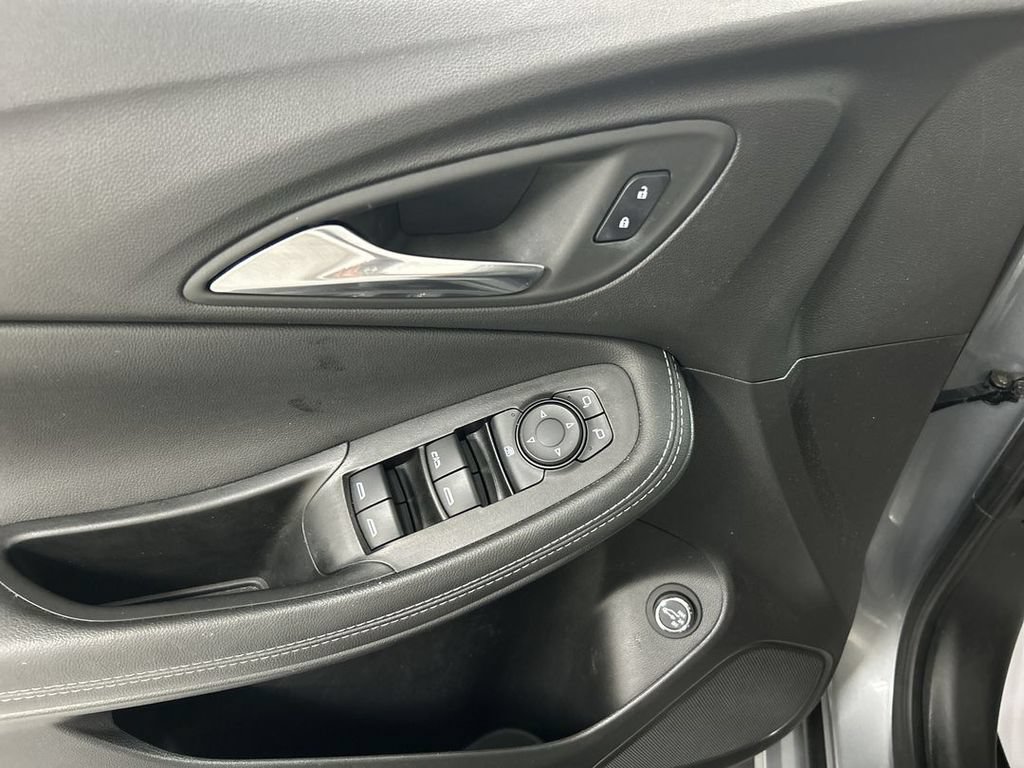 Certified 2023 Buick Encore GX Select w/ Sport Touring Package FWD image 11