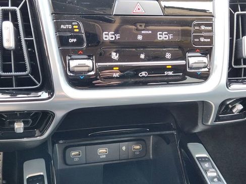 Used 2022 Kia Sorento SX Prestige AWD/4WD image 19