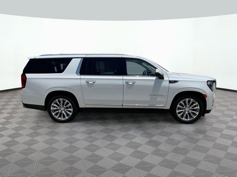 Used 2024 GMC Yukon XL Denali w/ Denali Reserve Package AWD/4WD image 4