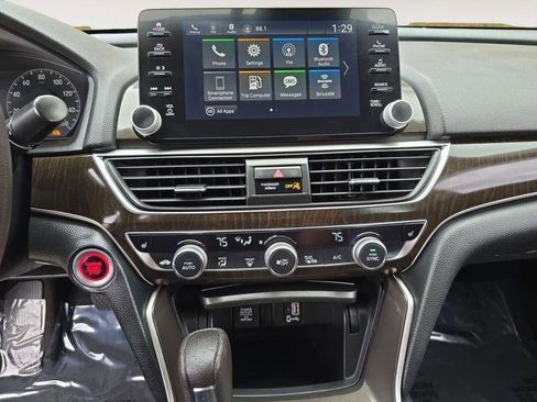 Used 2018 Honda Accord EX image 5