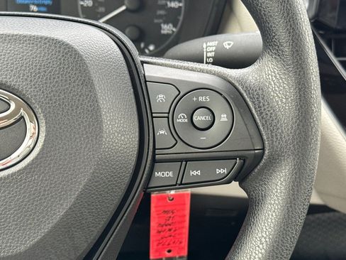 Certified 2025 Toyota Corolla LE image 28