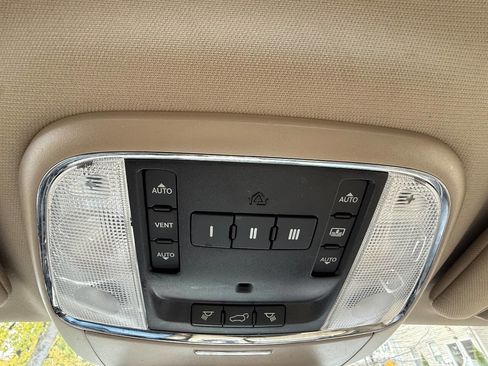 Used 2016 Jeep Grand Cherokee Overland w/ Advanced Technology Group image 27