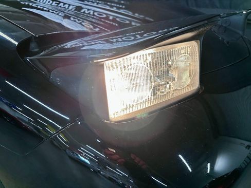 Used 2004 Chevrolet Corvette Convertible w/ Preferred Equipment Group image 16