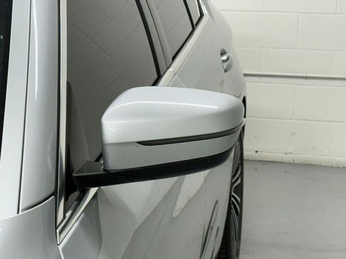 Used 2019 BMW 530e w/ Convenience Package image 13