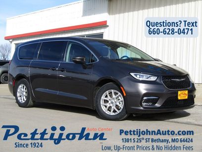 Used 2023 Chrysler Pacifica Touring-L