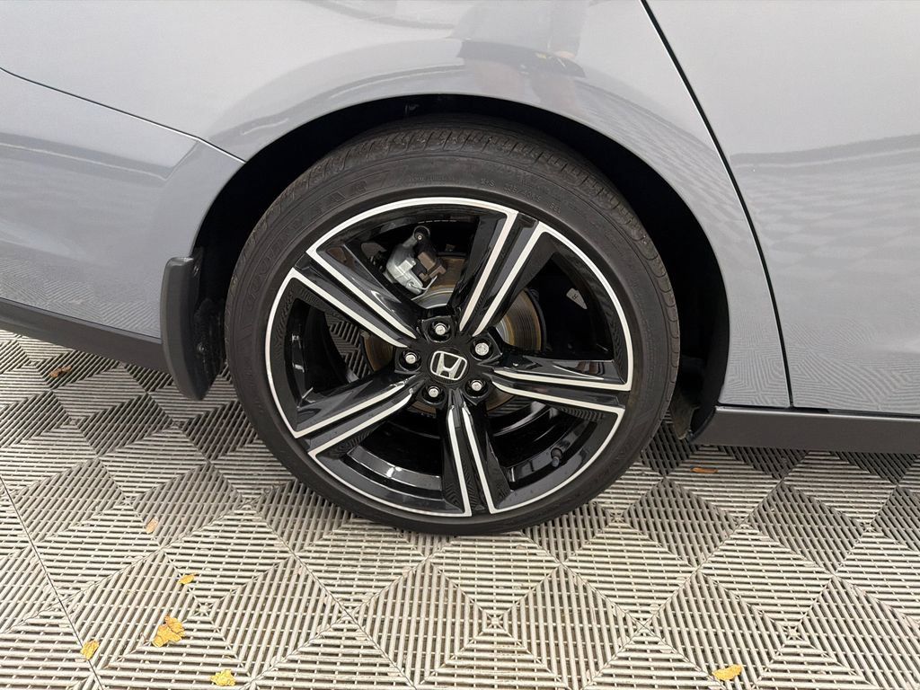 Used 2025 Honda Accord Sport image 18