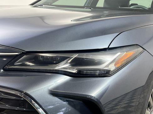 Used 2022 Toyota Avalon Limited w/ Advanced Safety Package FWD image 12