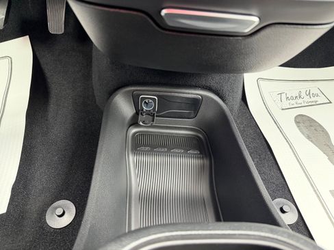 New 2026 Chrysler Pacifica Select image 33