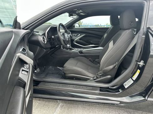 Used 2018 Chevrolet Camaro LT RWD image 22