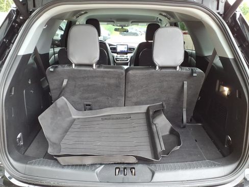 Certified 2023 Ford Explorer XLT w/ Equipment Group 202A AWD/4WD image 14