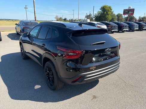 New 2026 Chevrolet Trax LT w/ Driver Confidence Package FWD image 4