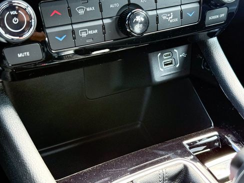 New 2025 Jeep Compass Limited w/ Sun and Sound Group image 21