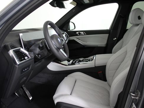 New 2026 BMW X5 xDrive50e w/ M Sport Package image 25