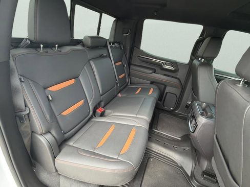 Used 2024 GMC Sierra 1500 AT4 w/ Technology Package AWD/4WD image 21