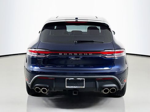 Certified 2022 Porsche Macan image 10