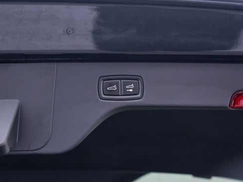 Certified 2024 Porsche Macan 4 Electric image 31