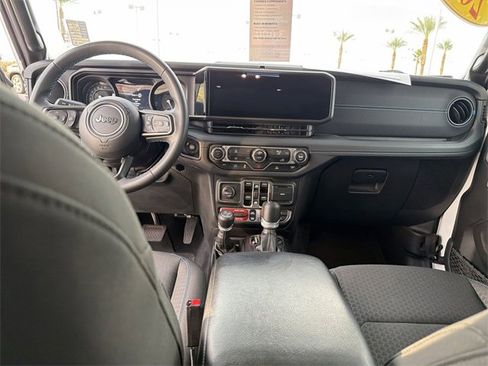 Used 2024 Jeep Wrangler Unlimited Rubicon 4xe image 13