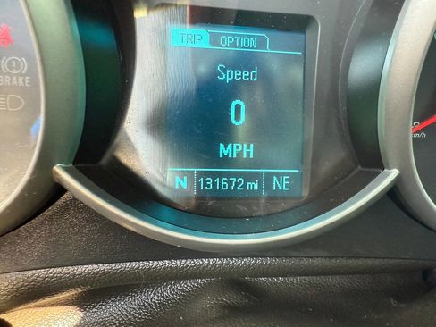 Used 2015 Chevrolet Cruze LT image 11