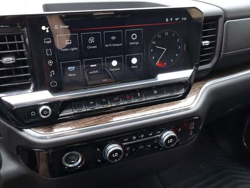 Used 2024 GMC Sierra 1500 Elevation AWD/4WD image 6