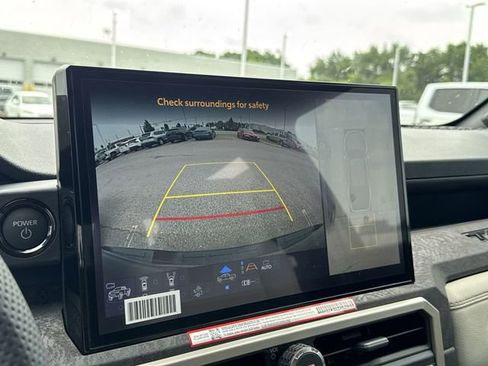 Used 2025 Toyota Tacoma Limited AWD/4WD image 19