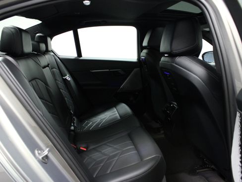 Used 2024 BMW 530i xDrive image 14