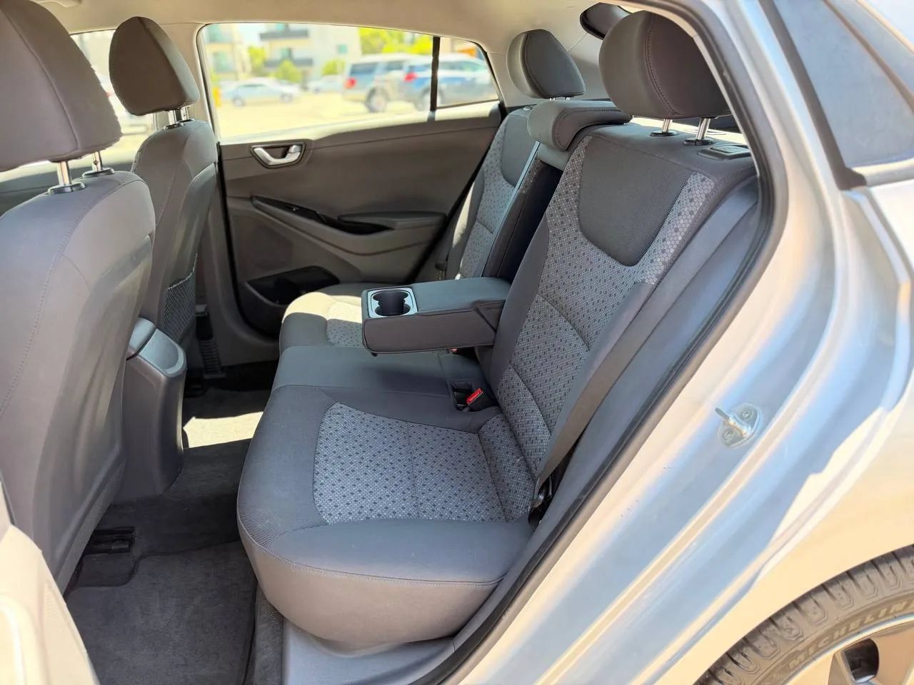 Used 2019 Hyundai Ioniq Electric FWD image 28
