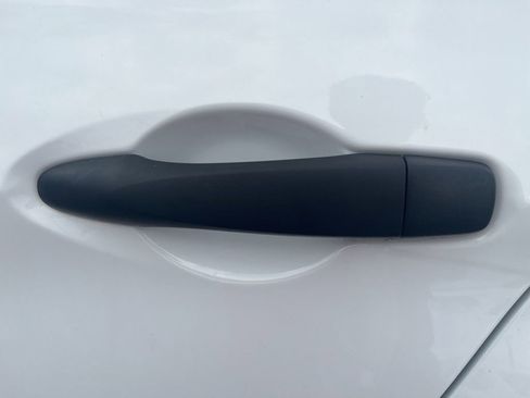 Used 2020 Nissan Kicks S FWD image 17