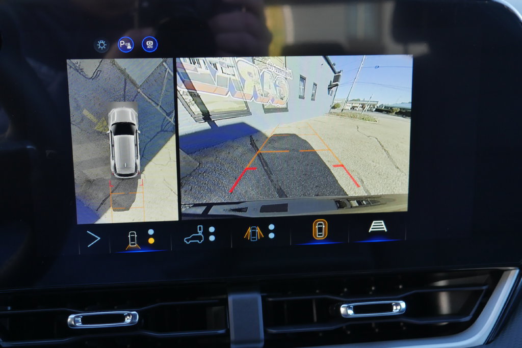 New 2027 Chevrolet Equinox LT w/ Safety and Technology Package AWD/4WD image 25