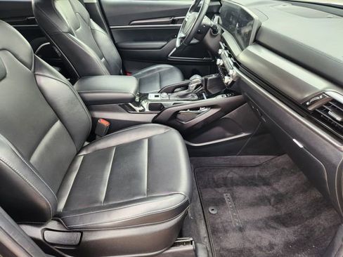 Used 2025 Kia Telluride S FWD image 14