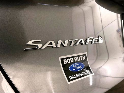 Used 2019 Hyundai Santa Fe SE image 13