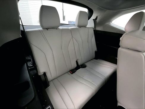 Certified 2022 Acura MDX SH-AWD w/ Technology Package image 34