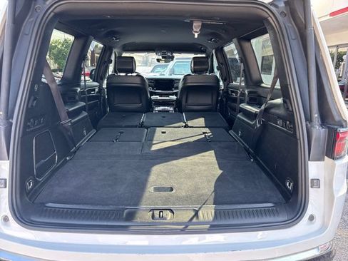 Used 2024 Jeep Wagoneer Series II w/ Flexible Seating Group RWD image 13