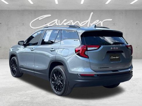 Used 2024 GMC Terrain SLE w/ Driver Convenience Package FWD image 17