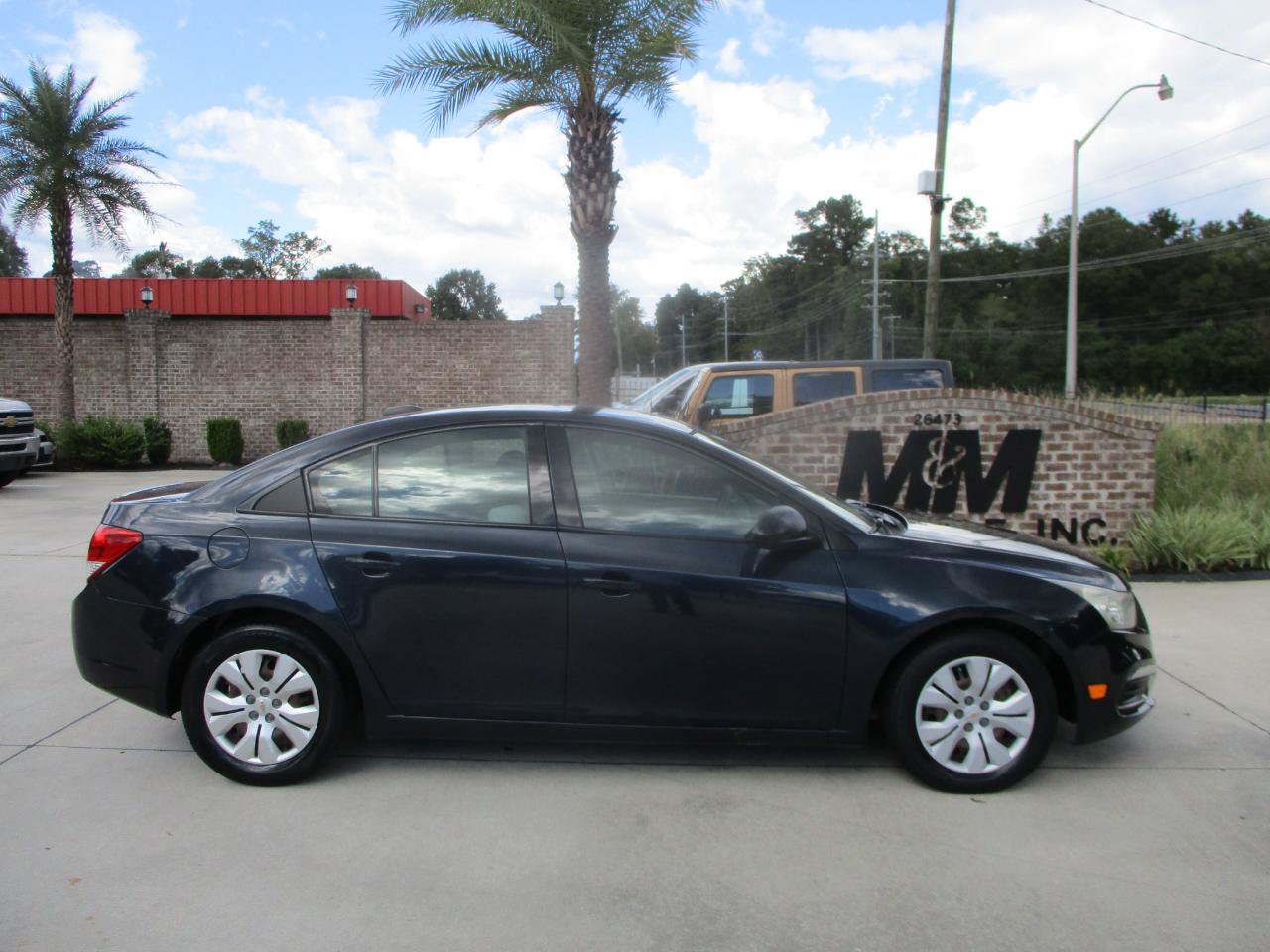 Used 2015 Chevrolet Cruze LS FWD image 26