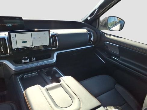 New 2025 Ford Expedition Tremor image 9