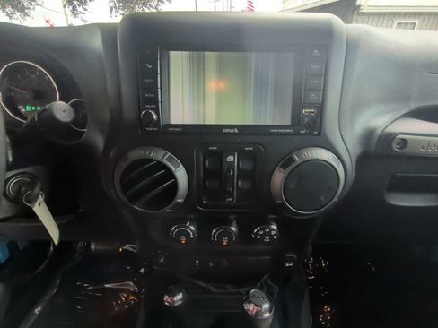 Used 2017 Jeep Wrangler Unlimited Sport w/ Quick Order Package 24S AWD/4WD image 17