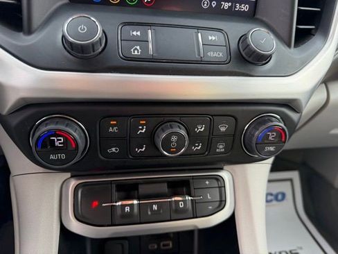 Certified 2023 GMC Acadia SLT image 29