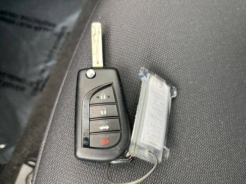 Used 2025 Toyota Corolla LE FWD image 22