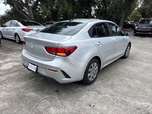 Used 2022 Kia Rio S image 6