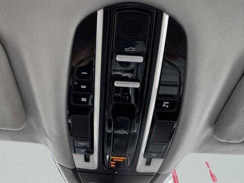 Used 2017 Porsche Panamera 4 AWD/4WD image 36