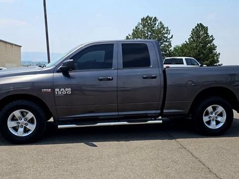 Used 2020 RAM 1500 Tradesman w/ Chrome Appearance Group RWD image 5