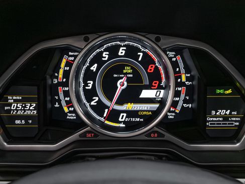 Used 2015 Lamborghini Aventador LP 700-4 image 9