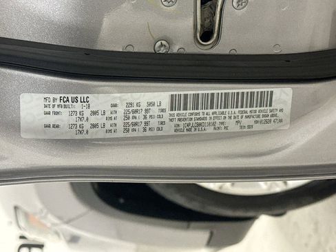 Used 2019 Jeep Cherokee Latitude w/ Popular Appearance Group image 37