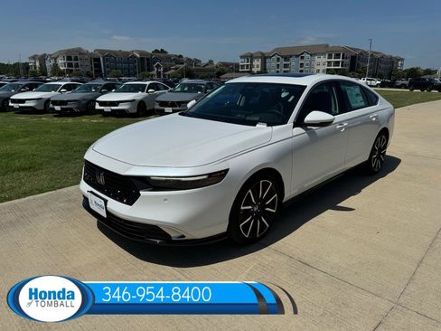 New 2026 Honda Accord Hybrid Touring image 3