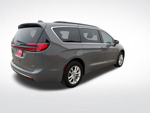 Used 2022 Chrysler Pacifica Touring AWD/4WD image 8