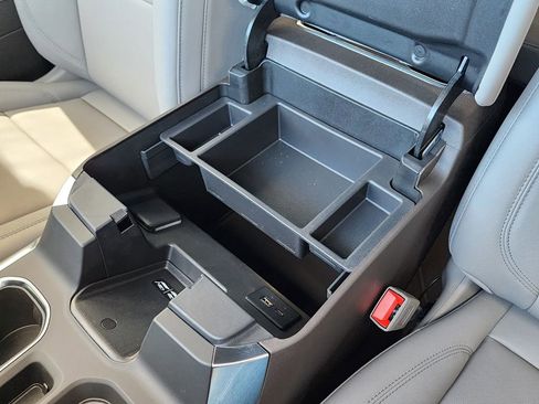 New 2026 GMC Sierra 1500 SLT image 32