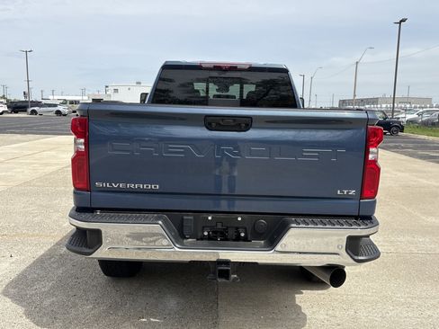 Used 2024 Chevrolet Silverado 3500 LTZ w/ LTZ Premium Package AWD/4WD image 4