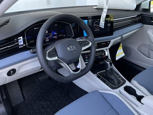 New 2025 Volkswagen Jetta SE image 11